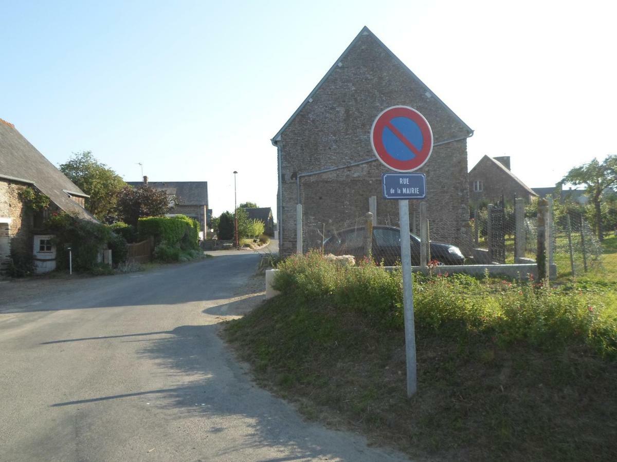 Les Colombes De La Baie Du Mont Saint-Michel Bed and Breakfast Aucey-la-Plaine Buitenkant foto